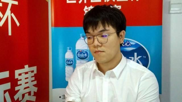 提起小柯，许多人都是只闻其曲未见其人